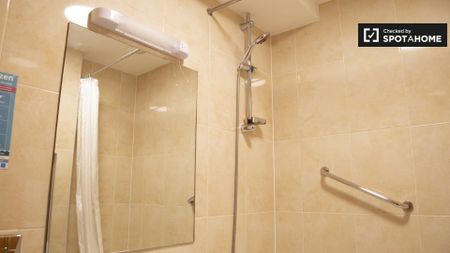 Modern 1-bedroom apartment for rent in Ballsbridge, Dublin - Photo 3