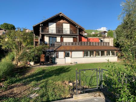 Lovely chalet with stunning lake views - Photo 3