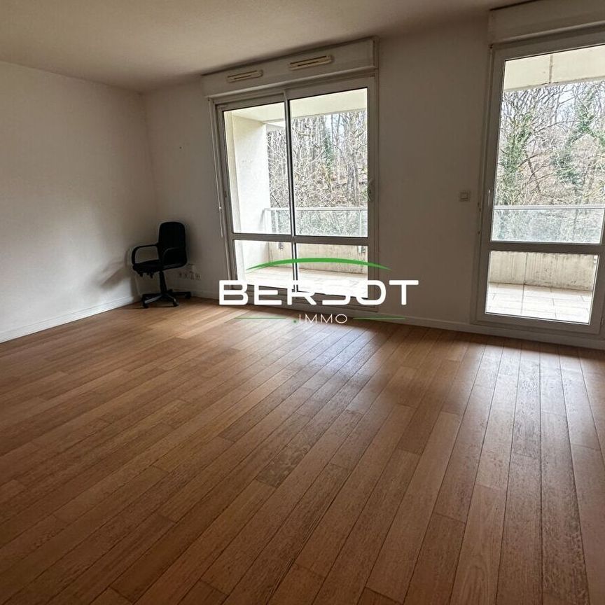 T2 avec parking et balcon - résidence avec piscine à Bregille - Photo 1