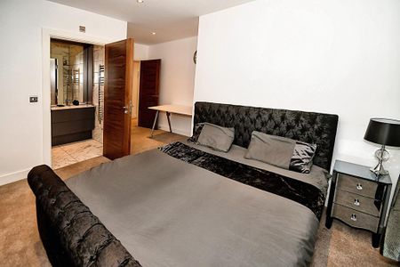 2 bedroom flat to rent - Photo 2