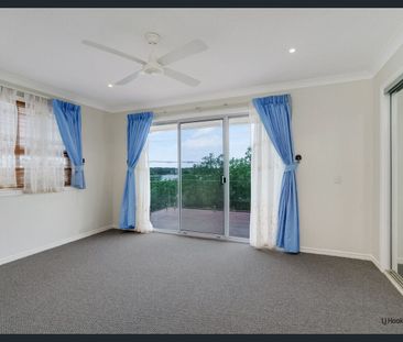 TWO BEDROOM TOWNHOUSE - PEACEFUL SETTING WITH WATER VIEWS - Photo 2