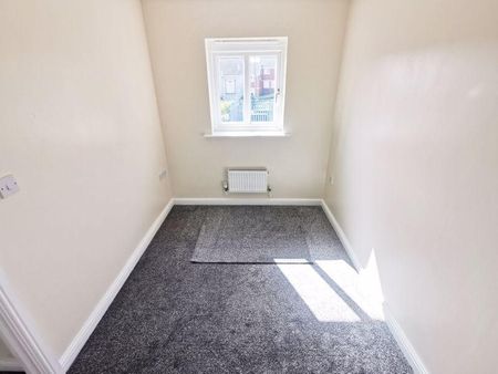 2 bedroom semi-detached house to rent - Photo 5