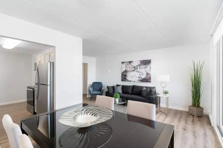 Adamar Manor — 1 Bedroom 1 Bath Reno (1Bed1Bath-A6) - Photo 3