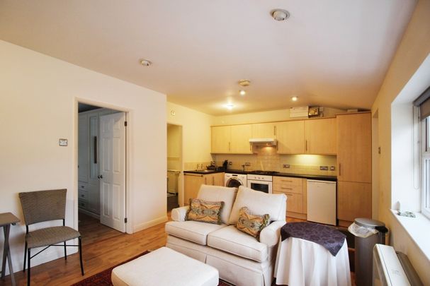 Curzon Park North, Chester, Cheshire - Photo 1