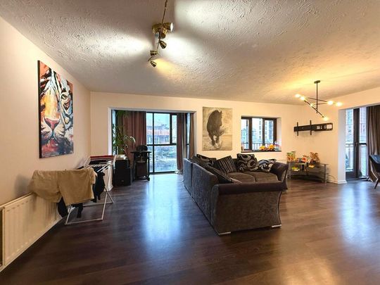 2 bedroom flat to rent - Photo 1