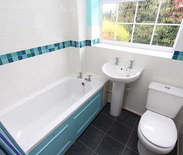 3 bedroom semi-detached house to rent - Photo 5