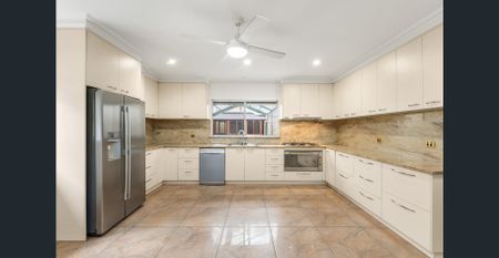 This is a massive home will suit large family - car enthusiast - tradies and someone who love to entertain IT'S ALL HERE IN SPADES - Photo 2