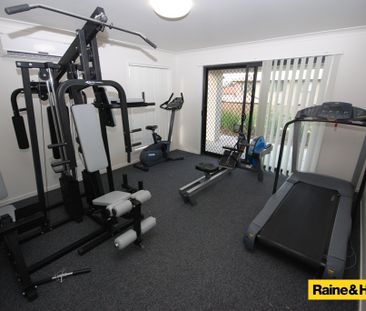 Beautiful Townhouse in Quiet Complex - Photo 6