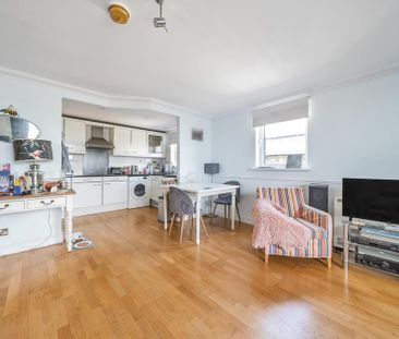 2 bedroom flat to rent - Photo 3