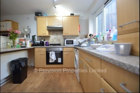 4 Bedroom to Rent Near Leeds University - Photo 2