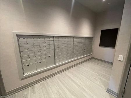 For Lease - 95 Dundas Street Unit# 202, Oakville, Ontario - Photo 4