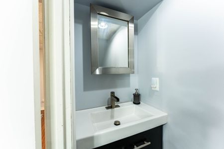 For Lease - 25 Hun Crescent, Toronto, Ontario - Photo 5