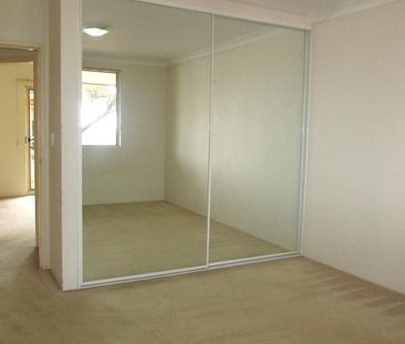 "SPACIOUS TWO BEDROOM UNIT WITH DOUBLE TANDEM GARAGE'' - Photo 4