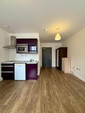 Studio to rent - Photo 2