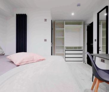 6 Beds 6 Baths - Photo 4