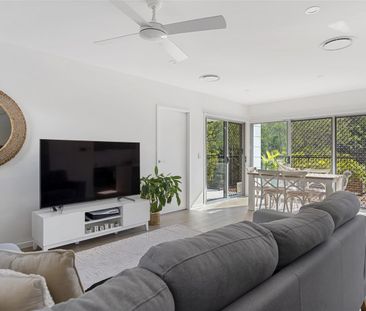 The best layout with both indoor and outdoor area, spacious and private! + super convenient location! - Photo 3