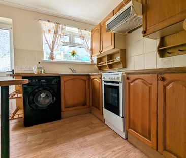 3 bedroom terraced house to rent - Photo 4