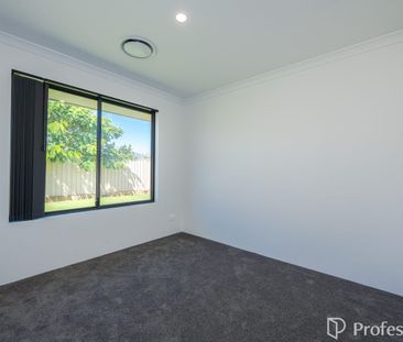 Newly built with high-end finishes - Photo 5