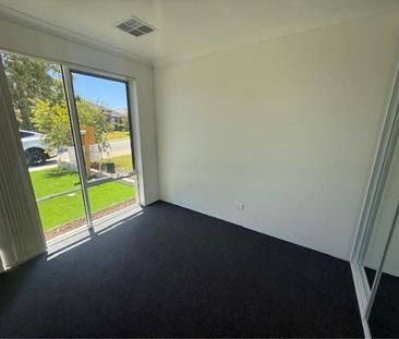 23 Drysdale Gardens, Wandi - Photo 1