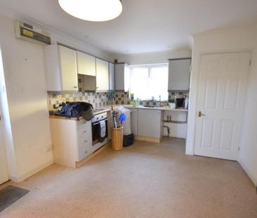 2 bedroom end of terrace house to rent - Photo 3