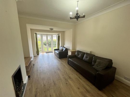 3 bedroom semi-detached house to rent - Photo 1