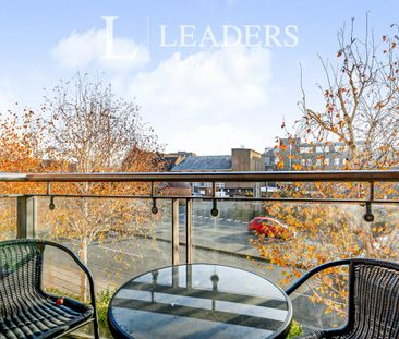 2 bedroom apartment to rent Kings Gate, Horsham, West Sussex, RH12 - Photo 3