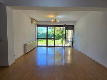 Pipera, vila 4 dormitoare + terasa + gradina, 2 locuri parcare. - Fotografie 2