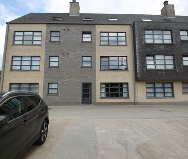 Een appartement op de 1ste verdieping met 2 slaapkamers, terras en ... - Photo 2