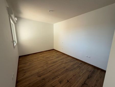 location Appartement T2 DE 47m² À CASTELGINEST - Photo 3