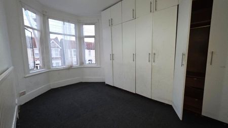 4 bedroom terraced house to rent - Photo 5