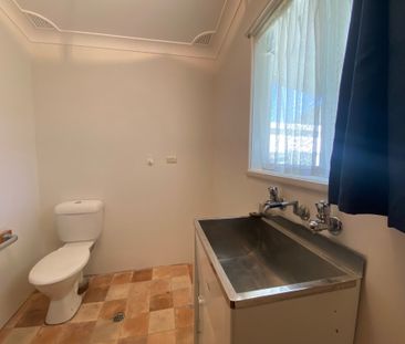 Ideal Coastal Home - Comfortable & Convenient - Photo 6