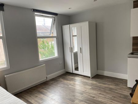 Studio Flat, Oval Road, CR0 - Photo 5