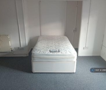 1 bedroom in a house share to rent - Photo 3
