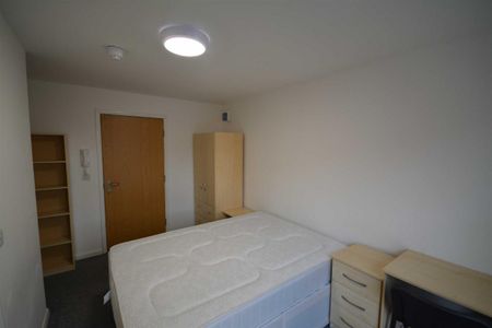 1 bed Room for Rent - Photo 2