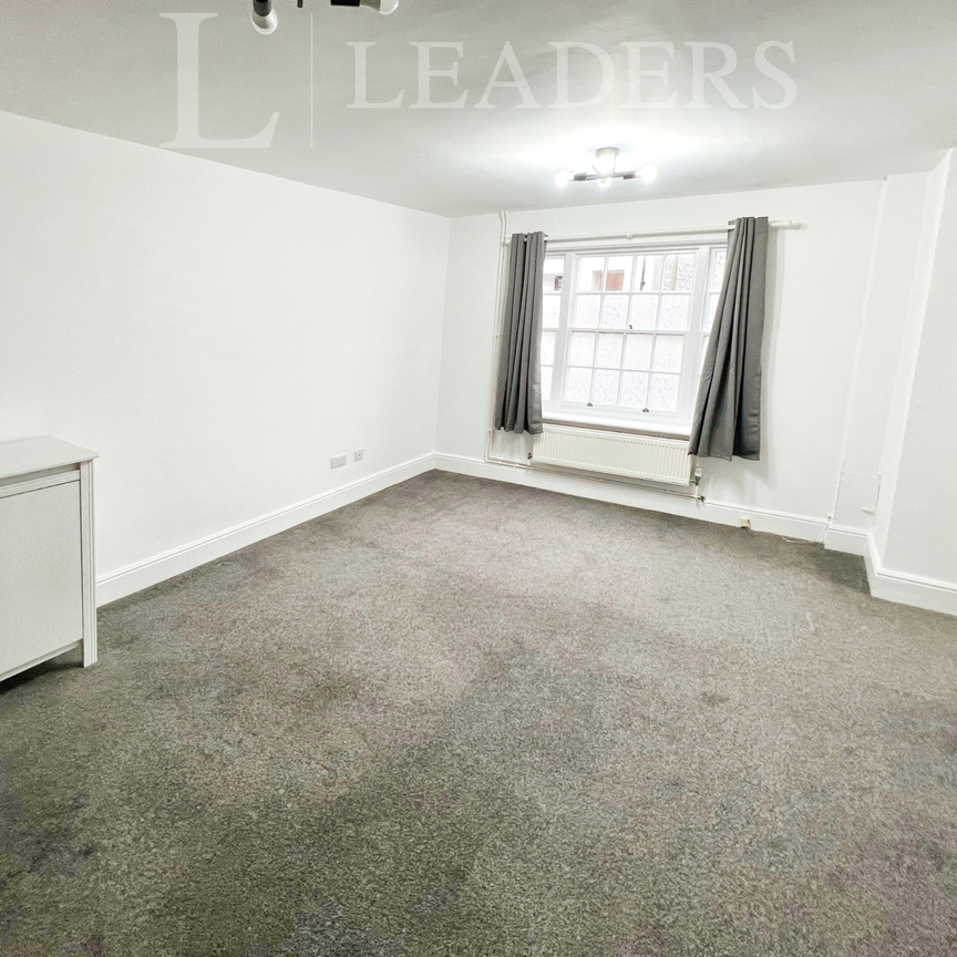 1 bedroom apartment to rent Richmond House, 19 Marlborough Street, SN7 - Photo 1