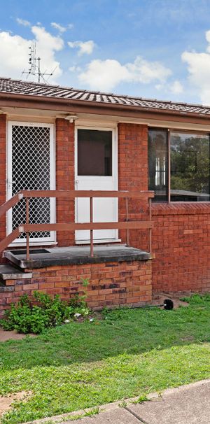 COMPACT UNIT! - Photo 1