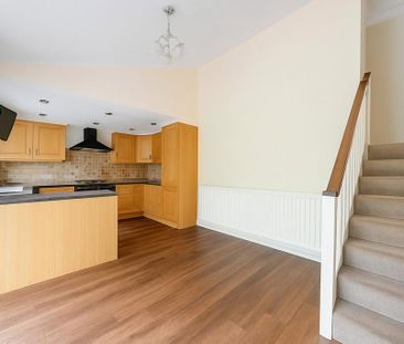 3 bedroom detached house to rent - Photo 4