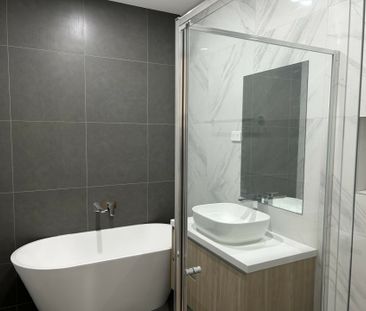 5 Taro Walk, Rockbank VIC, Belconnen - Photo 3