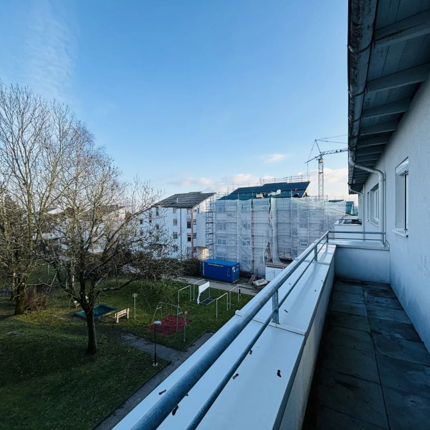 Attraktive 4 Zimmer Dachgeschosswohnung in Hörsching – Hell, großzügig und modern - Photo 1