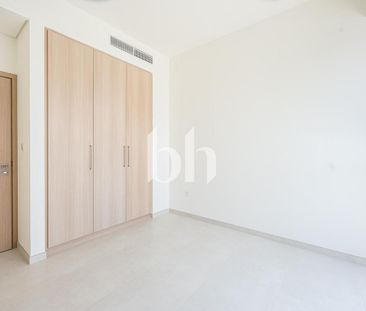 Vacant Now | Park Views | Spacious layout - Photo 3