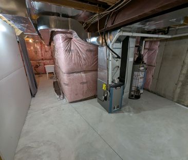 For Lease - 34 Kingsborough Drive, Hamilton, Ontario - Photo 4