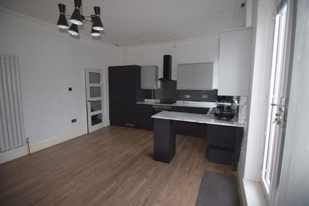 To Let 1 Bed Apartment - Photo 4