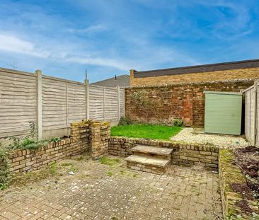 High Oak Road, Ware - Photo 4