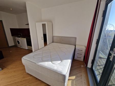 6 Princess Way, SA1 3LW, Swansea - Photo 4