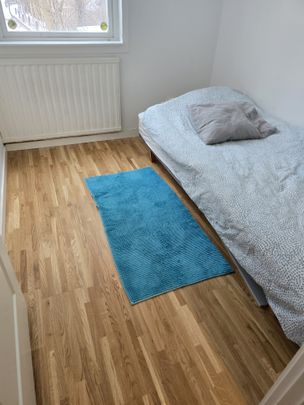 Malmköpingsvägen, Bandhagen - Photo 1