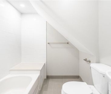 For Lease - 102 Wellington Street Unit# 1, Hamilton, Ontario - Photo 2