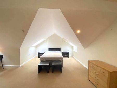 3 bedroom flat to rent - Photo 4