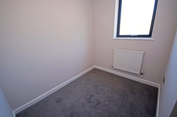 A 2 Bedroom Flat in Montpellier GL50 1AD - Photo 1