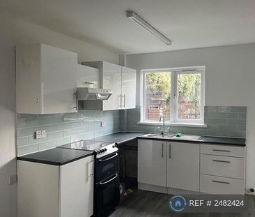 2 bedroom end of terrace house to rent - Photo 5