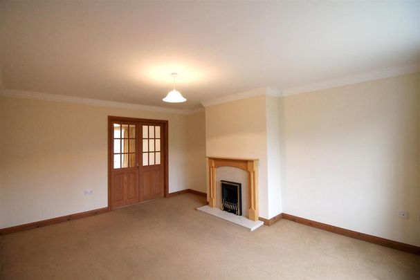 4 bedroom detached house to rent - Photo 1